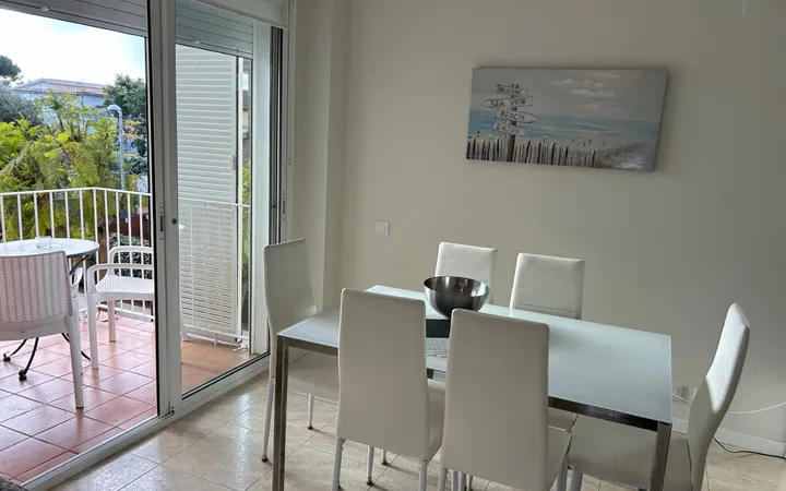 Apartamento de 2 dormitorios — Apartamentos ELMA1 en Castelldefels — piscina y jardín